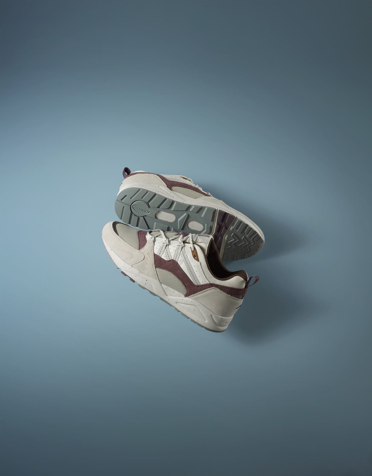 Karhu-Fusion-2.0-Foggy-Dew-Moonscape-F804178-featured_04