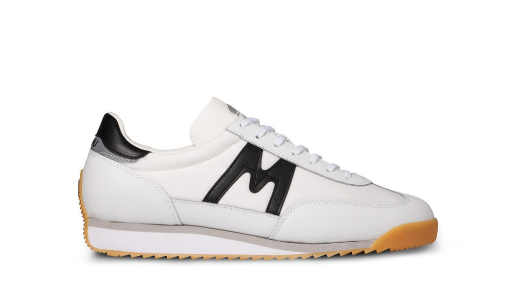 Karhu Mestari white black F805015